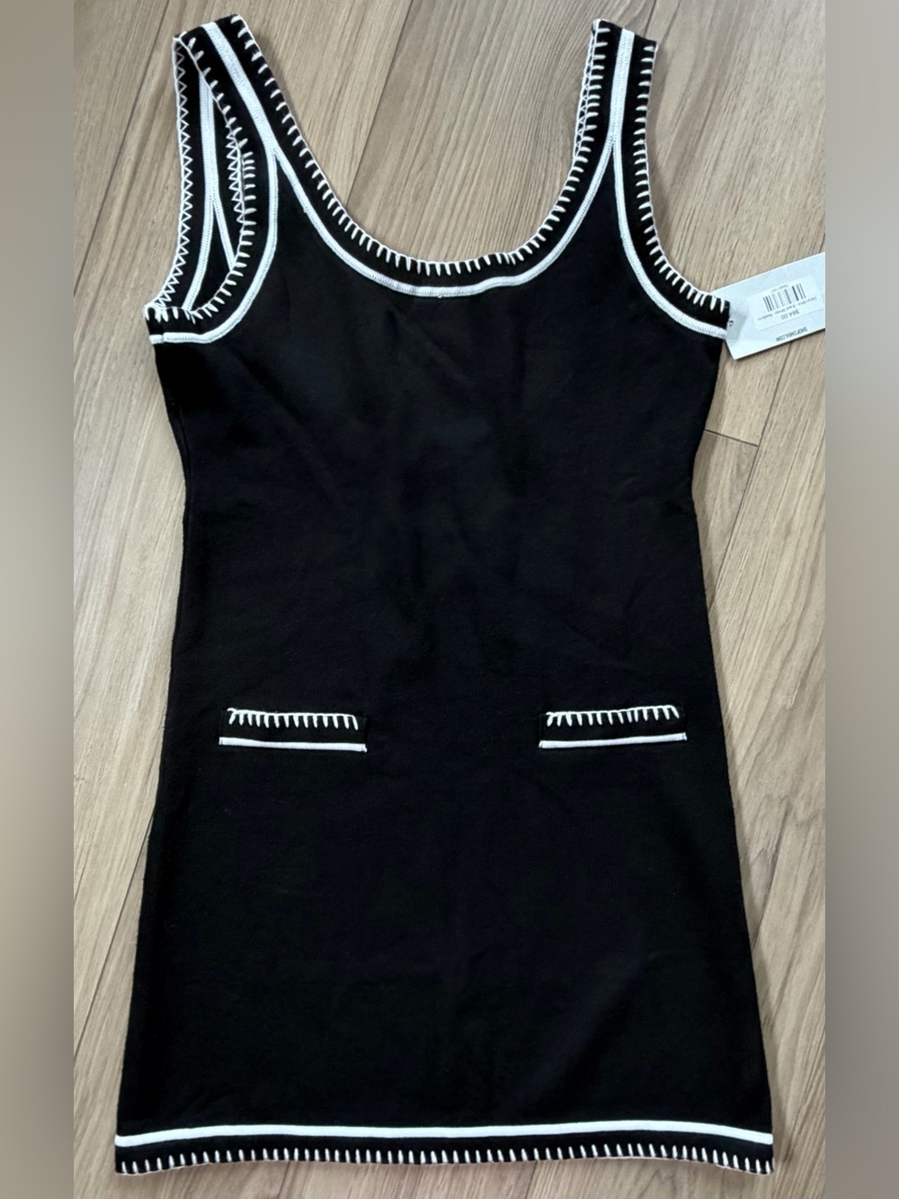 Zaria Daryn Darcy Black Tank Mini Knit Dress with White Trim Mock Pockets Sz M